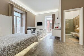 Tabla de planchar con plancha, wifi y ropa de cama 