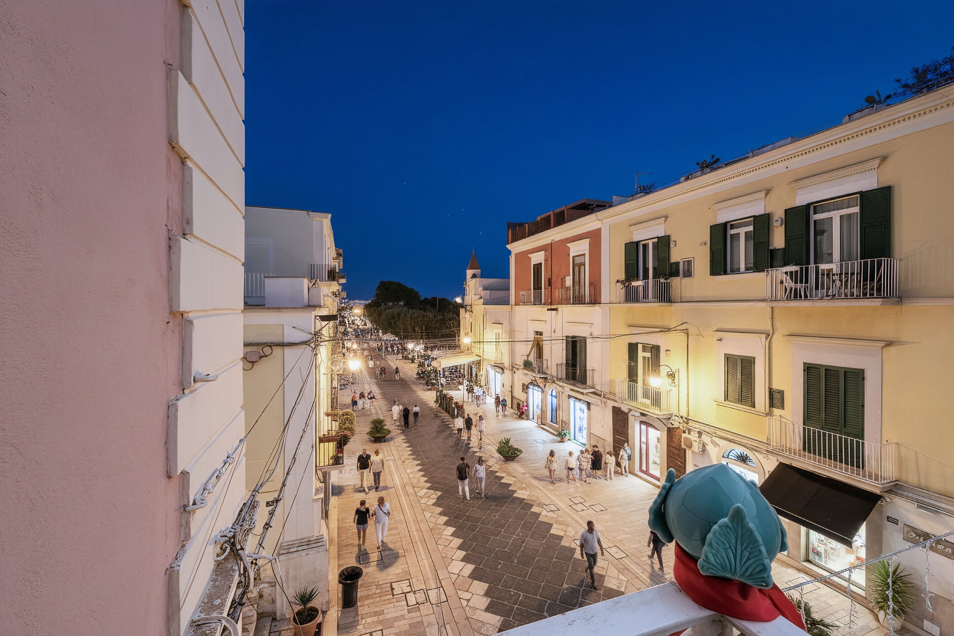 المنطقة المحيطة بالمنشأة