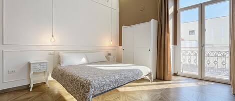 1 bedroom, desk, iron/ironing board, WiFi
