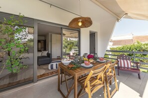 屋外ダイニングエリア