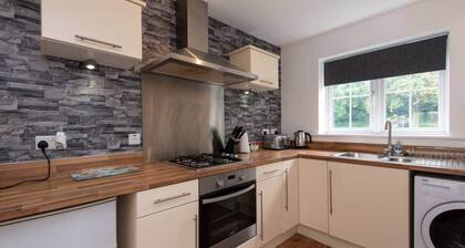 Park View, 2-bed home, both en-suite, 2 parking