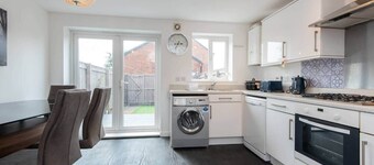 Thinford View- 4 bed, 2.5 bath, Parking, Garage