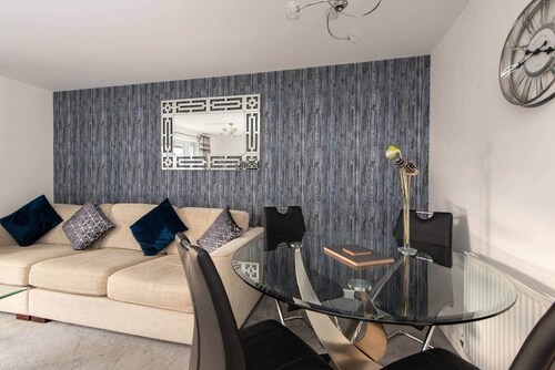 Tudhoe View - 3 bedroom, 2.5bath, Parking, Garage