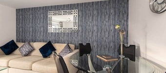 Tudhoe View - 3 bedroom, 2.5bath, Parking, Garage