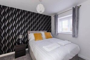 مكواة/لوح كي وواي فاي وملاءات أسرّة