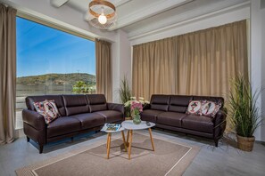 TV - Villa Maris - Castellammare Del ... (Castellammare del golfo)