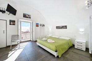 WiFi, bed sheets - Casa Veroncelli Apartment with Sea View, Balcony and Wi-Fi (Monte SantʼAngelo)