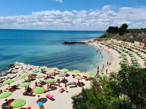 Casa Veroncelli Apartment with Sea View, Balcony and Wi-Fi