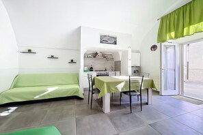 Interior - Casa Cunetta Apartment with Wi-Fi (Monte SantʼAngelo)