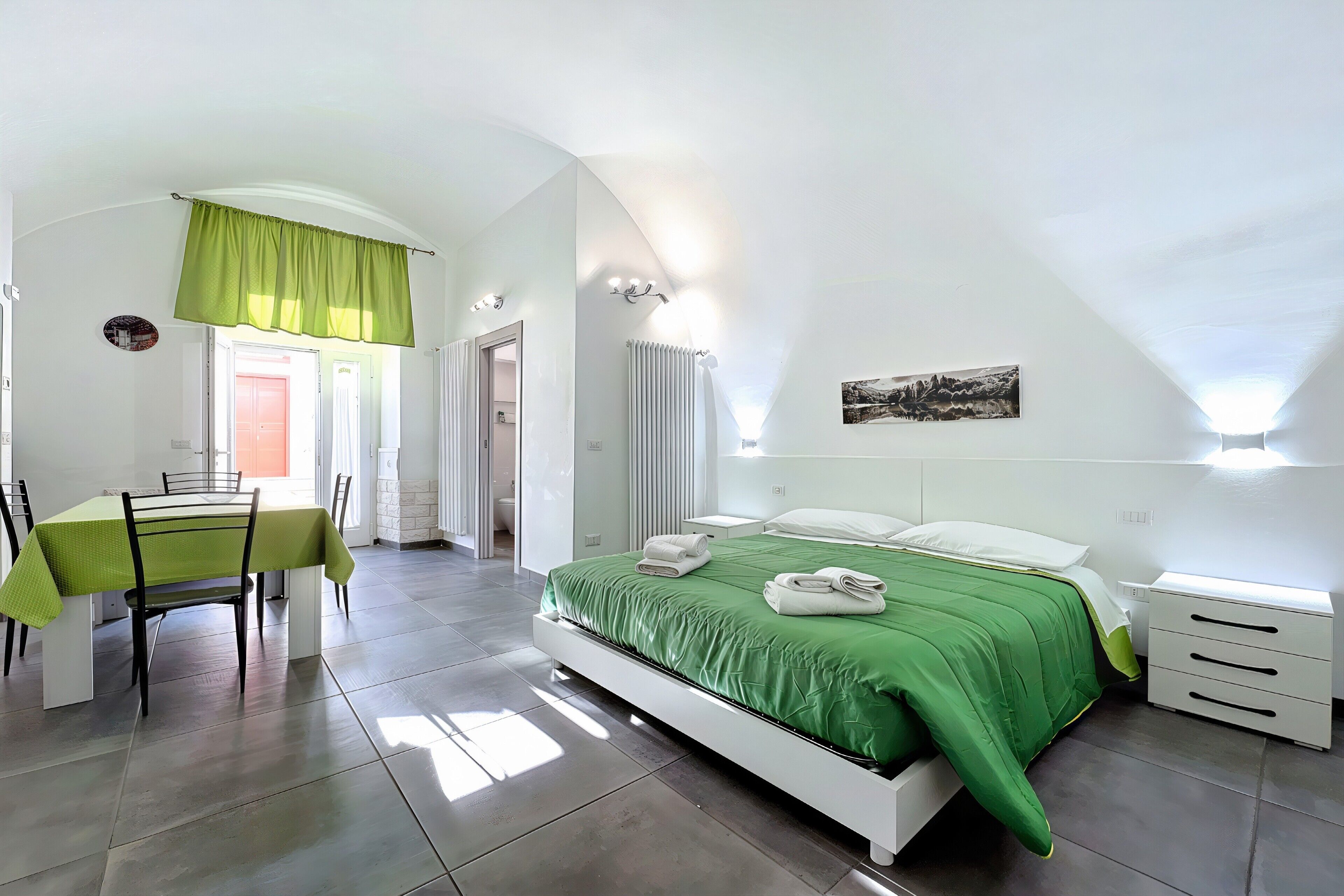 1 bedroom, WiFi, bed sheets