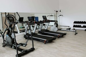 Fitness facility - Good Standard Furnished Chalet on Nice Park (Castellet i la Gornal)
