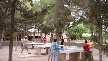 Comfort Chalet, 3 Bedrooms | Property grounds