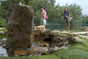 Property grounds - Good Standard Furnished Chalet on Nice Park (Castellet i la Gornal)