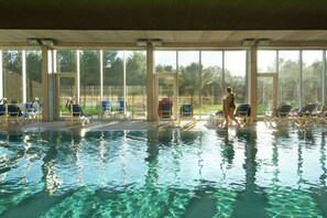 Comfort Chalet, 3 Bedrooms | Pool | Outdoor pool - Good Standard Furnished Chalet on Nice Park (Castellet i la Gornal)