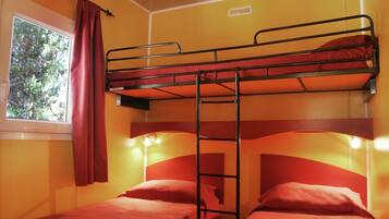 Nhà gỗ phong cách cổ điển, 3 phòng ngủ | 4 phòng ngủ, bộ trải giường