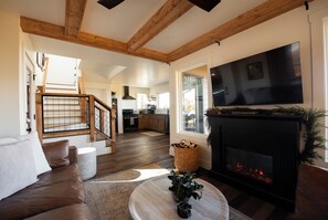 Smart TV - 2BD Mountain-Top Cabin Near Smoky Mountains (Seymour)