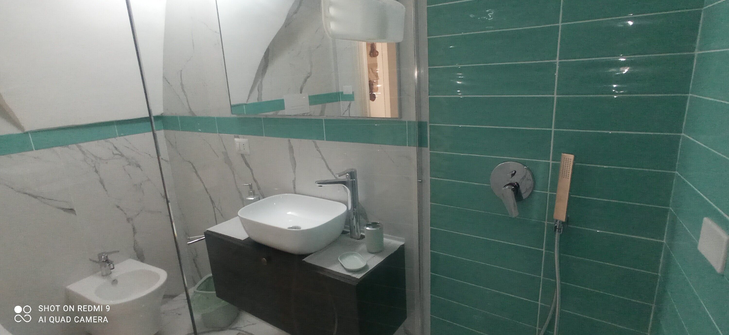 Doccia, asciugacapelli, asciugamani