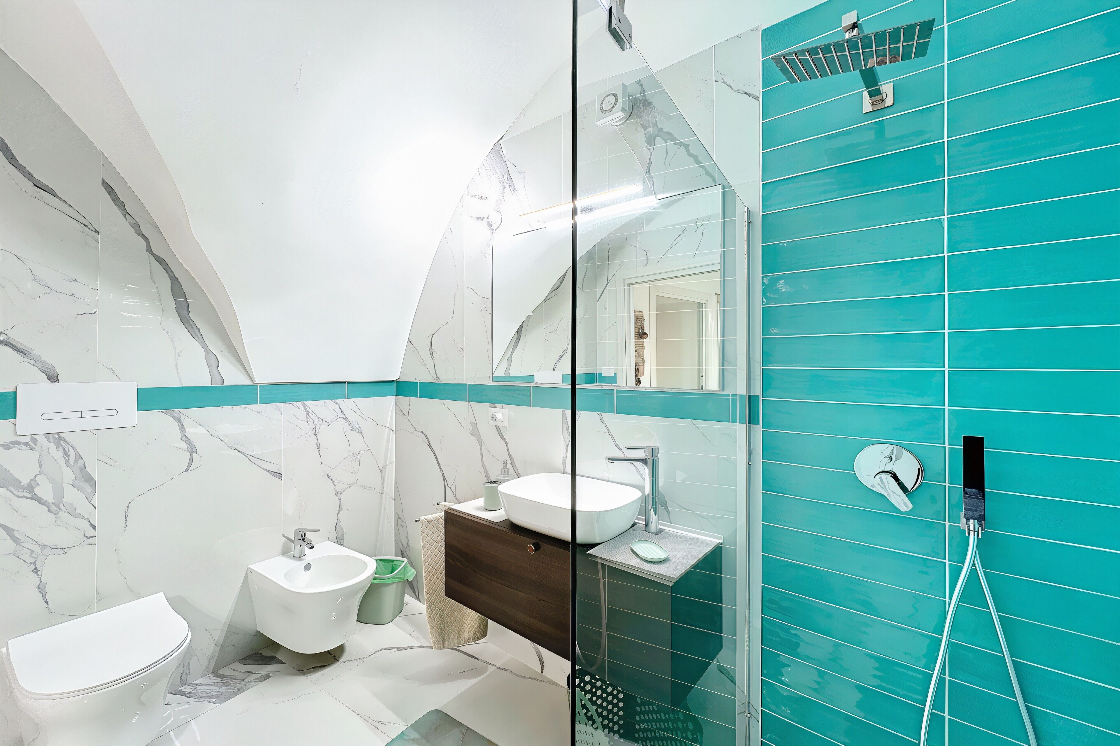 淋浴设施、免费洗浴用品、吹风机、毛巾