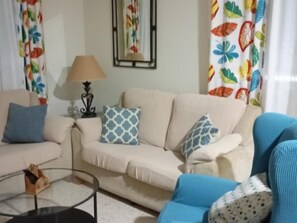 Apartment | Living room - Holiday Home With Pool in Jerez (Jerez de la Frontera)