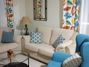Apartment | Living room - Holiday Home With Pool in Jerez (Jerez de la Frontera)