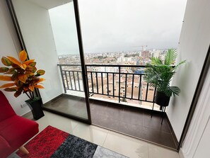 Departamento, 2 habitaciones, para no fumadores, vista a la ciudad | Balcón