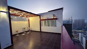 Apartment, 2 Bedrooms, Non Smoking, City View | Terrace/patio