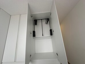 خزانة ملابس