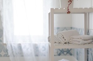 Interior - Apartment 'Le Case Di Chri' with Wi-Fi and Air Conditioning (Mattinata)