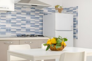 Dining - Apartment 'Le Case Di Chri' with Wi-Fi and Air Conditioning (Mattinata)
