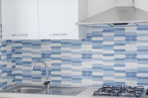 Private kitchen - Apartment 'Le Case Di Chri' with Wi-Fi and Air Conditioning (Mattinata)