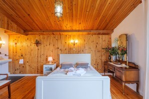 6 chambres, fer et planche à repasser, Wi-Fi, draps fournis