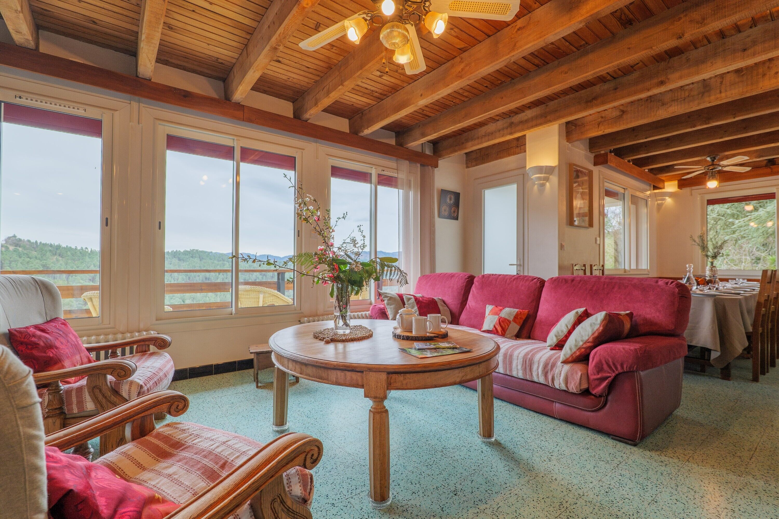 Télévision, cheminée