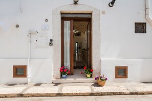 Exterior detail - Studio Apartment 'La Castellana' with Wi-Fi (Monte Sant'Angelo)