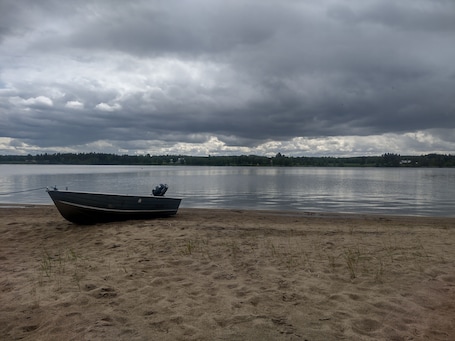 Beach. Cozy holiday home Aurora in Blattnicksele