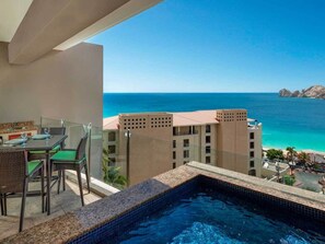 تناول الطعام بالخارج