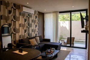 TV - Peregrina Tulum 102A 2BR Luxury Condo (Tulum)