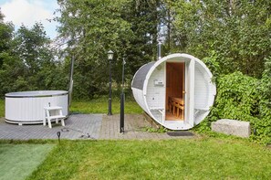 Sauna - Comfortable Holiday Home, Pool, Sauna, Jacuzzi (Choczewo)
