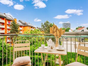 Apartment | Balcony - Apartment in Graz Near Unseco City Center (Graz)