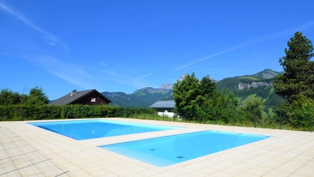 Pool - Apartment in Alps Near Espace Diamant (Notre-Dame-de-Bellecombe)