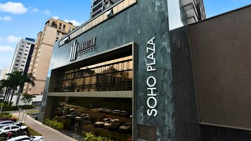 Fachada de la propiedad