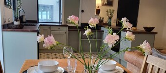 3 Bed House - Sea Views, Balcony, Parking, Pets