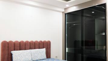 Apartment, 3 Bedrooms, Accessible, Smoking | 3 bedrooms