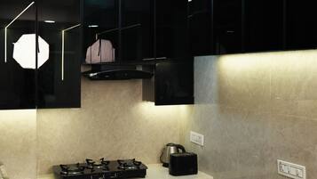 Apartment, 3 Bedrooms, Accessible, Smoking | Interior