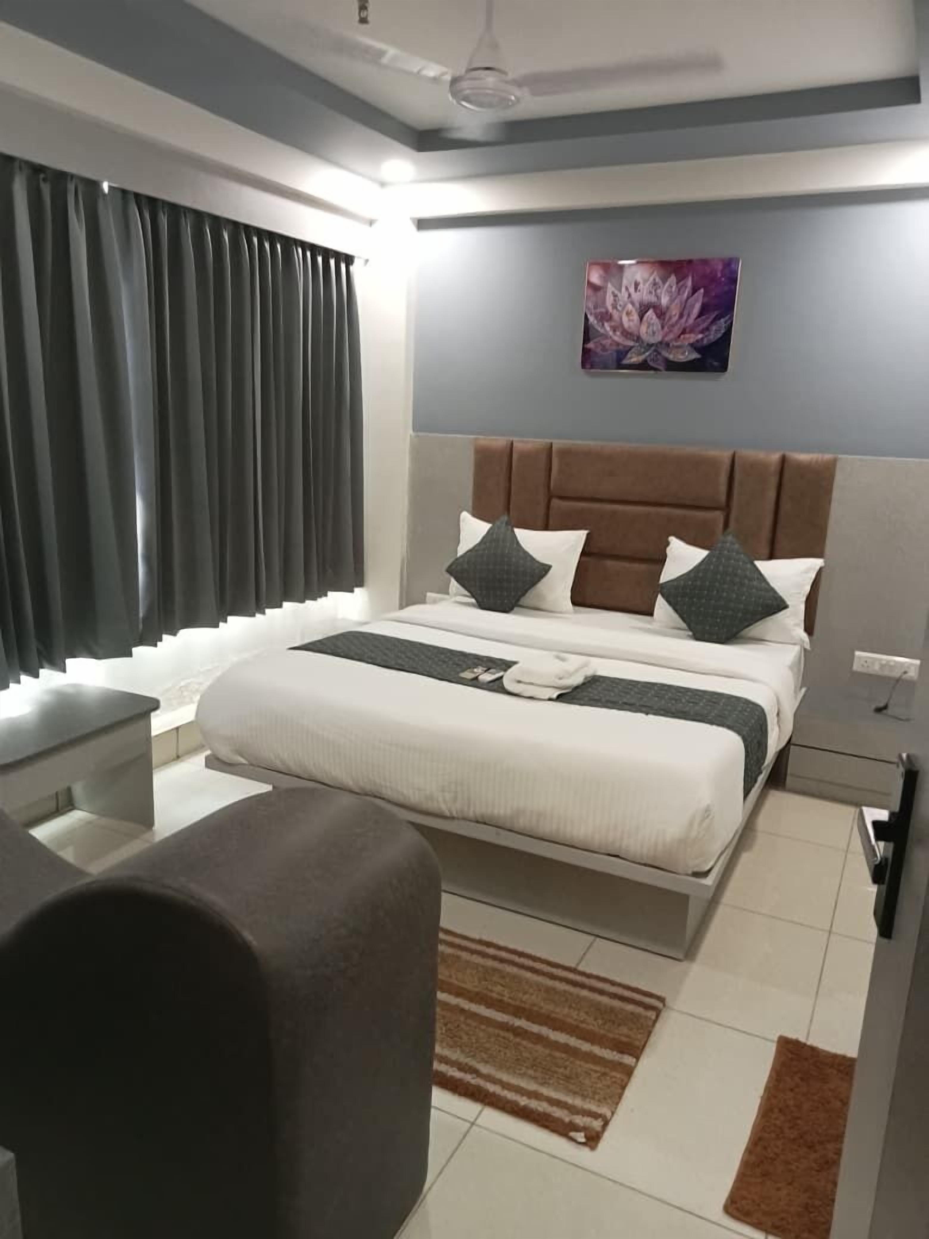 Deluxe Room, City View