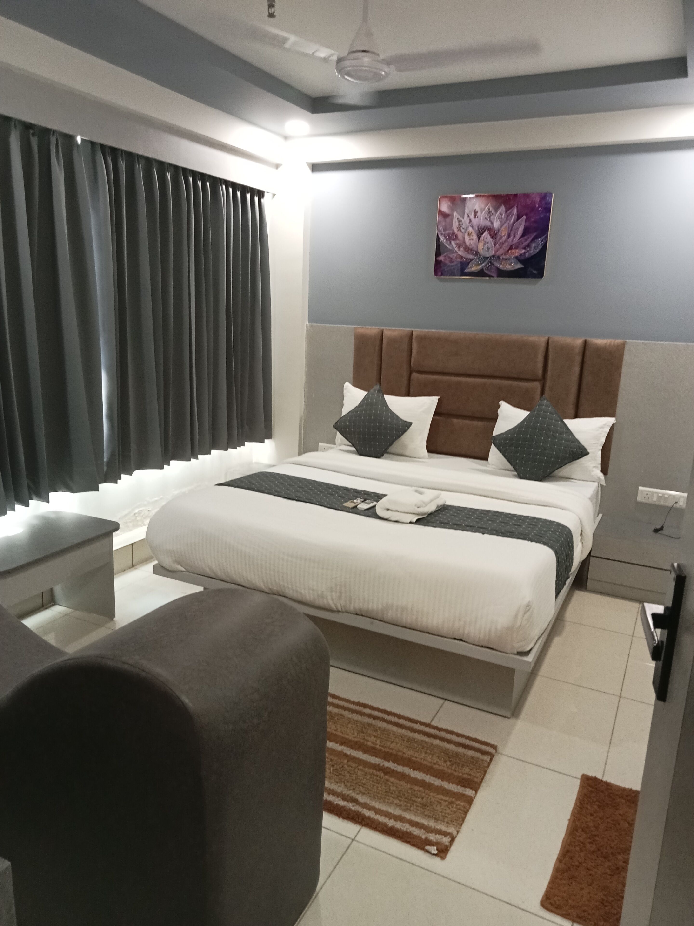 Deluxe Room, City View