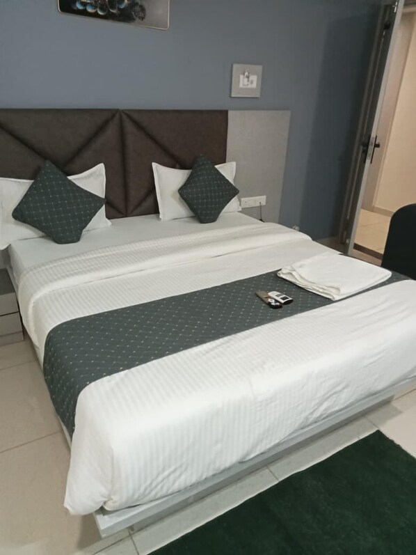 Deluxe Room, City View