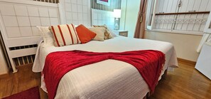 Deluxe Triple Room, 1 Bedroom, Ensuite, Garden View