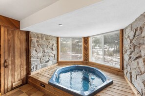Condo (2 Bedrooms) | Fachada