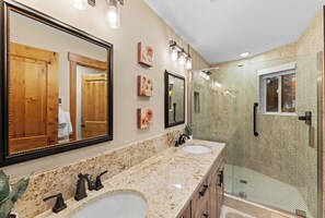 Condo (2 Bedrooms) | Fachada
