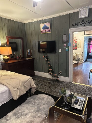 Comfortable,Convenient, Furnished 1-Bedroom Unit with Parking in Port Jervis, NY